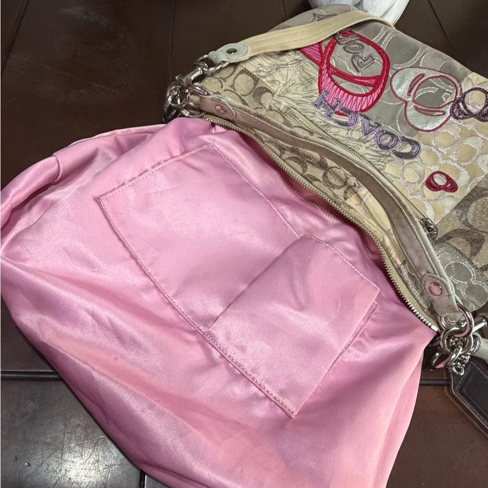 Coach Poppy Limited Edition ‘Heart bag’ 2- hang tags - Picture 6 of 17